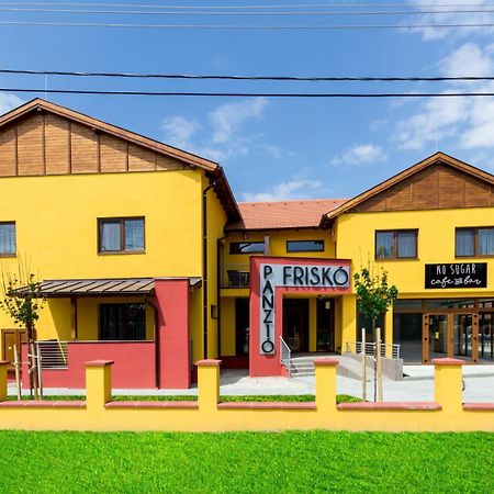 Frisko Panzio Bed & Breakfast ซาลาคาโรส ภายนอก รูปภาพ