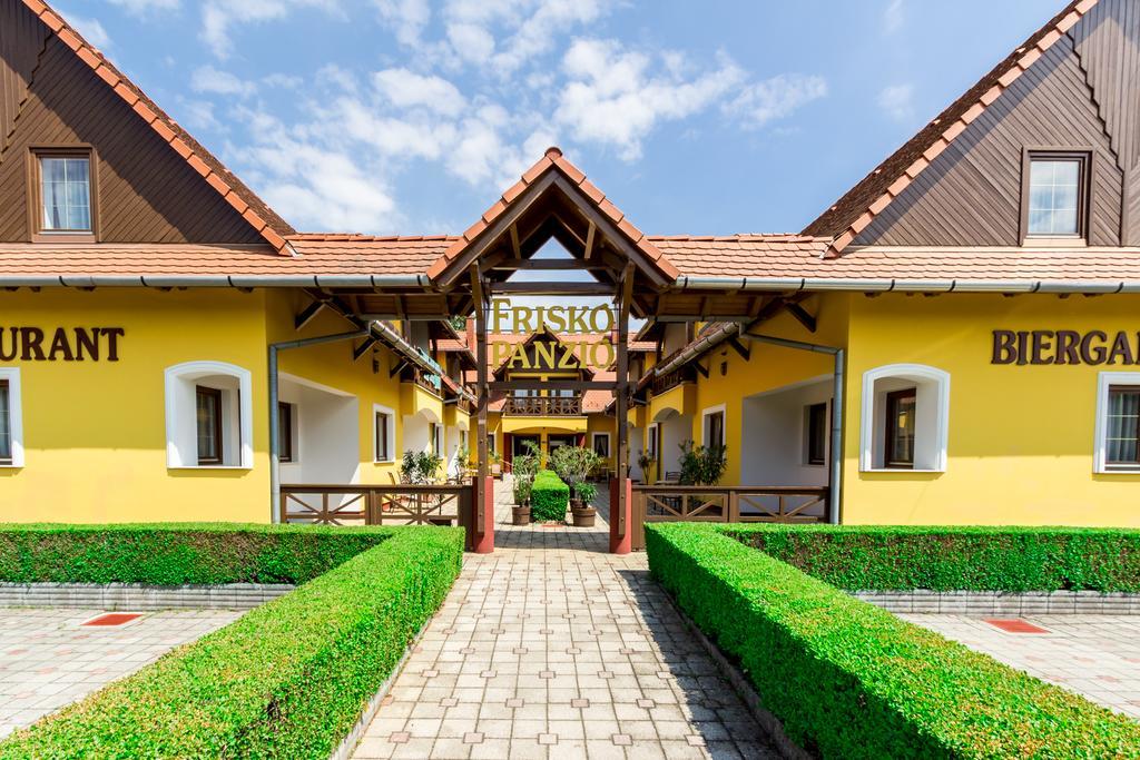 Frisko Panzio Bed & Breakfast ซาลาคาโรส ภายนอก รูปภาพ